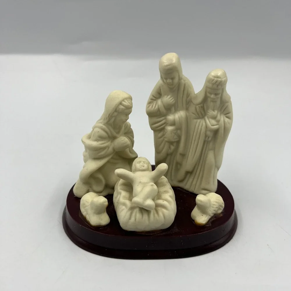 Miniature Nativity Scene Figurine Holy Family Baby Jesus Manger Christmas Decor
